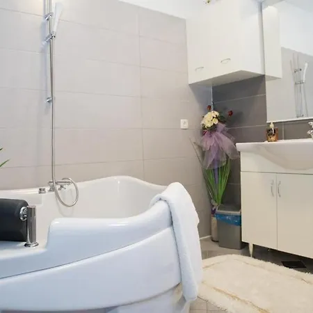 Vila Olea Kastel Novi
