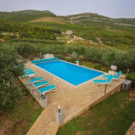 Vila Olea Kastel Novi